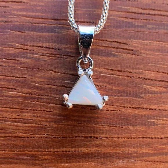Beautiful Diagonal Patterned Triangular Cut Opal 18” 1mm Popcorn Necklace - Picture 4 of 8